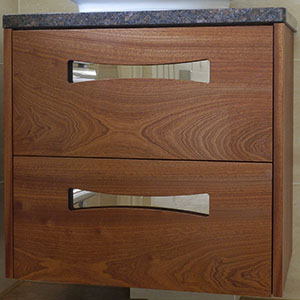 Handleless drawer/door
